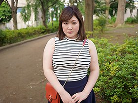 圧巻K-cup！パイズリ狭射歴1000人超なのに経験人数2人！押しに弱い性格のせいで付いたあだ名は『乳専用性欲処理器』。おかげで胸がコンプレックスになったが、本当は挿れて欲しくてタマらない承認欲求高めな欲求不満女子。お嬢様国立大学生・萌さん　サンプル画像02